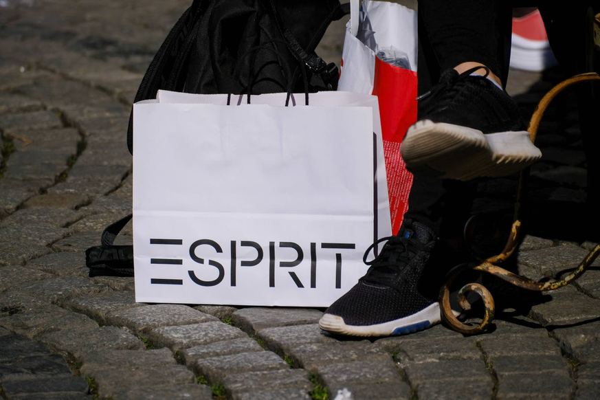 Fin des ventes: les succursales Esprit ferment en Suisse.
