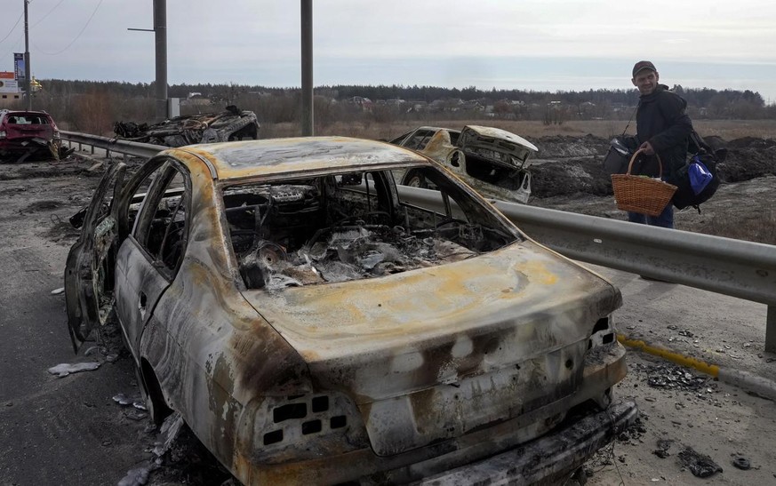 La Russie a bombardé une base militaire à Lviv, selon les autorités ukrainiennes.