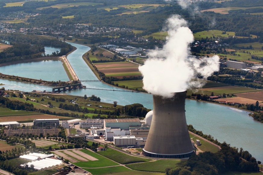 Vue aérienne de la centrale nucléaire de Leibstadt, située dans le canton d&#039;Argovie, Suisse.