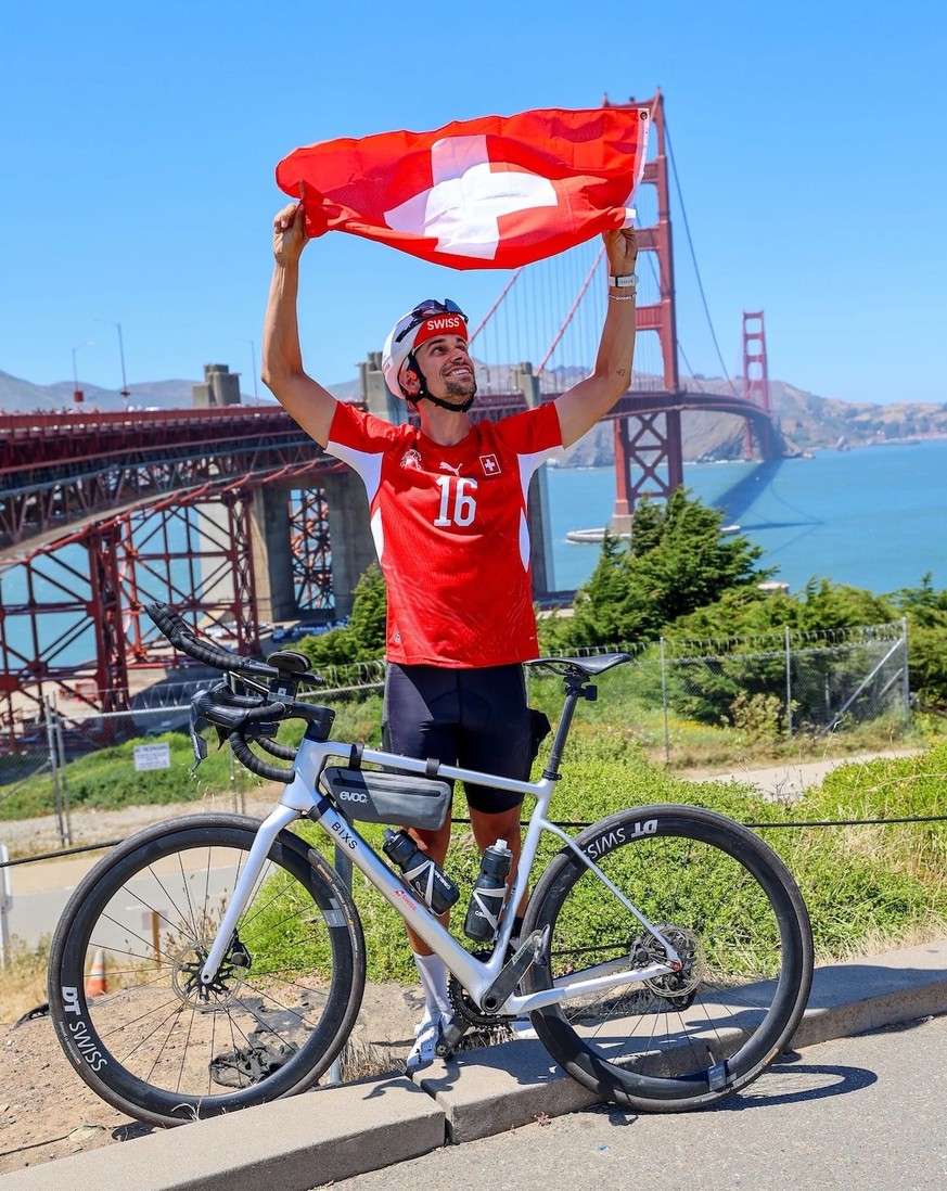 Pour voir la Nati, Peter Bolliger a relié Boston à San Francisco à la force des jambes.