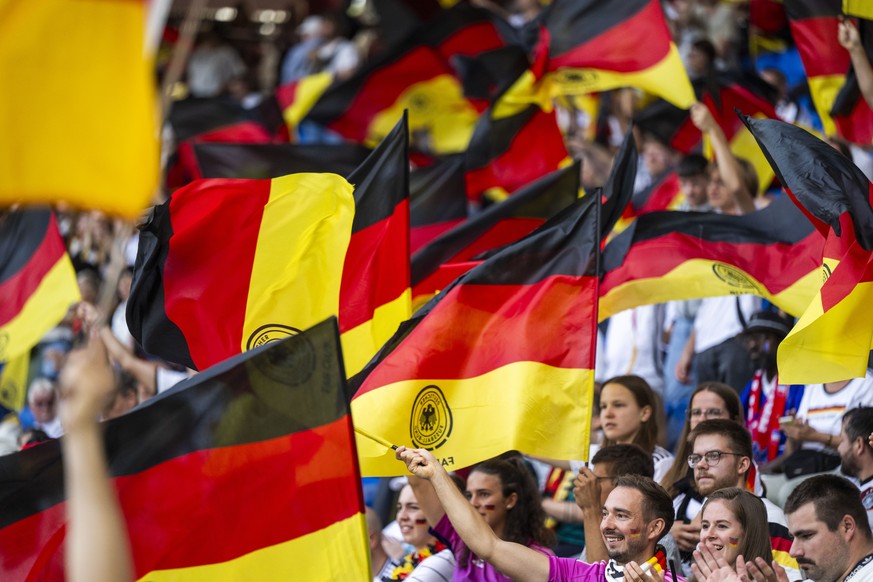 The supporters of the Allemagne encourage their equipe, during the UEFA Women&#039;s EURO 2025 quarterfinals soccer match between France and Germany at the St. Jakob-Park stadium in Basel, Switzerland ...
