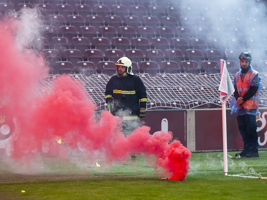 La police a saisi des engins pyrotechniques mais des fumig