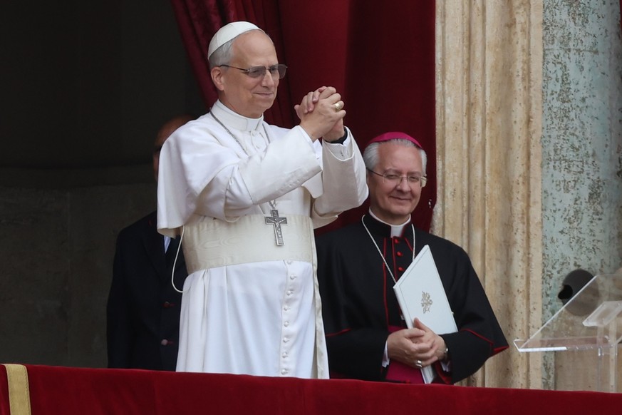 Serrer la main du pape? C'est 500 000 francs 
