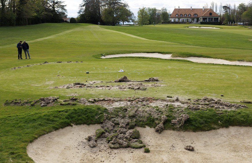 Plusieurs golfs romands labourés par des activistes