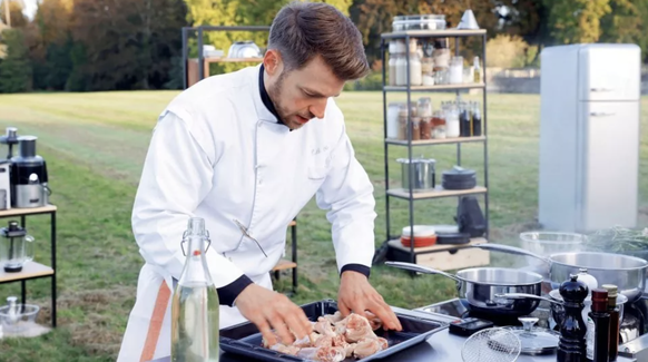 Pierre-Pascal Clément lors d&#039;une épreuve dans Top Chef