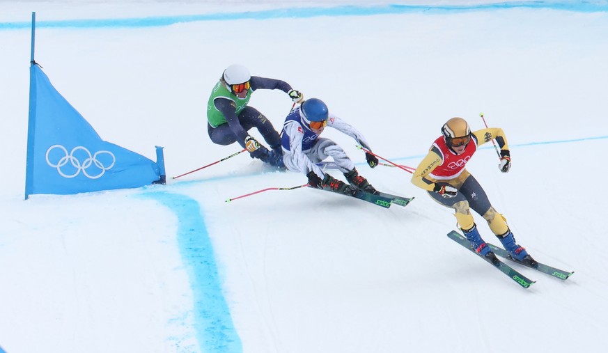 epa12761512 (from R) Daniela Maier of Germany, Fanny Smith of Switzerland and Sandra Naeslund of Sweden compete in the Women's Ski Cross final of the Freestyle Skiing competitions at the Milano C ...