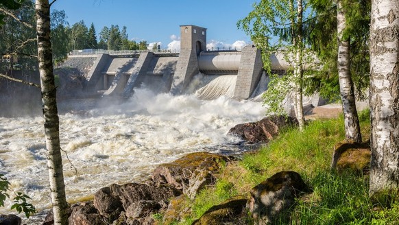 Hymne ukrainien touristes russes attraction Imatra