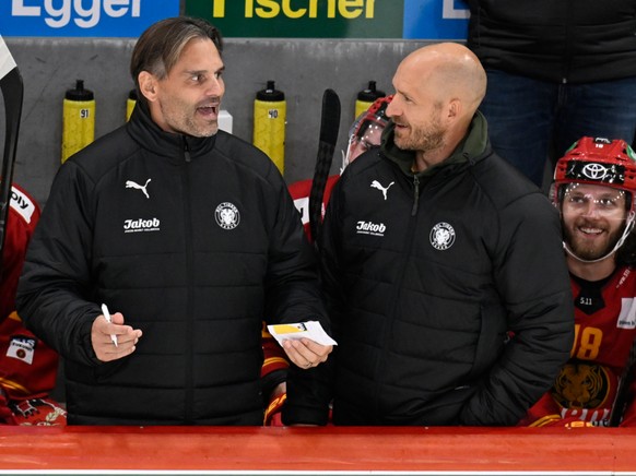 Thierry Paterlini (à g.) et son assistant Steve Hirschi ont prolongé leur contrat à Langnau jusqu'à la fin de la saison 2028-29.
