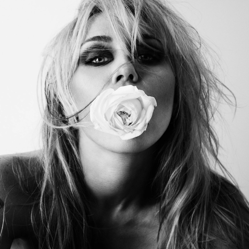 Une semaine après avoir atteint la première place du Billboard 200, Bass Persuades de Miley Cyrus dégringole jusqu’au 157e rang.
