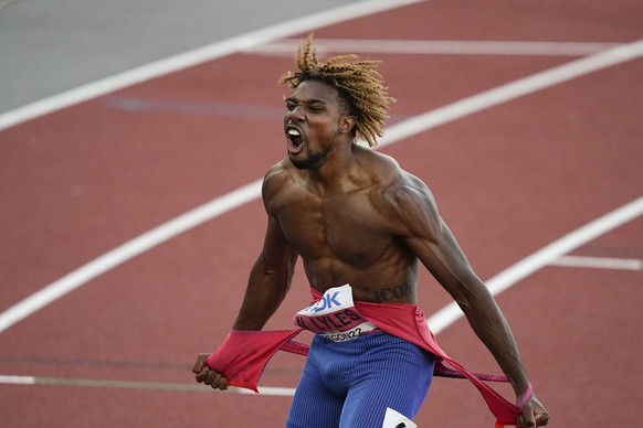 Noah Lyles, of the United States, celebrates after winning the men&#039;s 200-meter run final at the World Athletics Championships on Thursday, July 21, 2022, in Eugene, Ore. (AP Photo/Gregory Bull)
