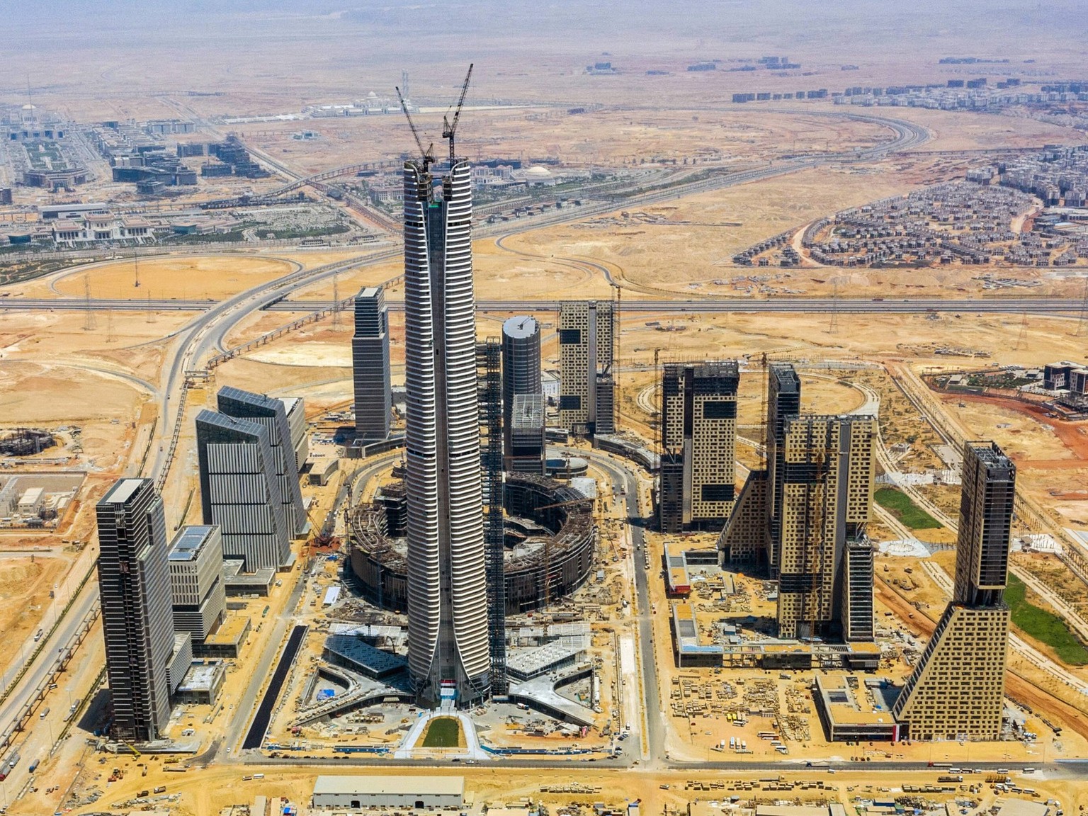 220823 -- CAIRO, Aug. 23, 2022 -- Aerial photo taken on July 19, 2022 shows the Central Business District CBD project in Egypt s new administrative capital in east of Cairo, Egypt. The construction of ...