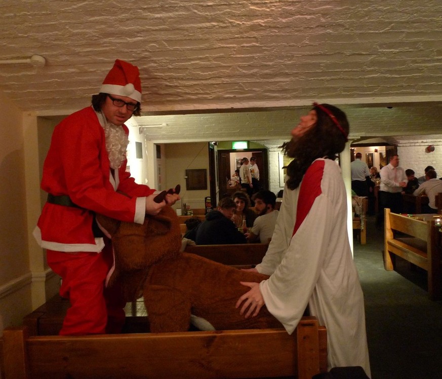 Weihnachtsessen mit der Firma im Büro