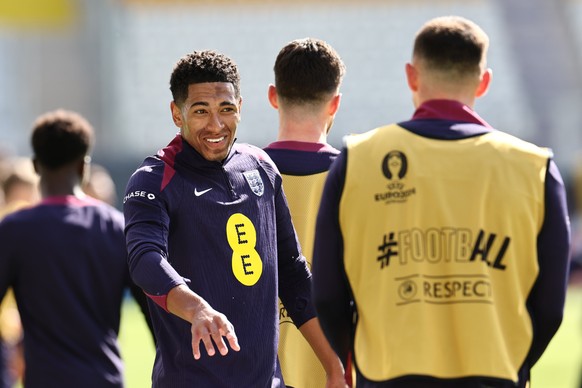epa11404374 Jude Bellingham of England attends training session of the English national soccer team in Jena, Germany, 11 June 2024. The team prepares at a training camp for the UEFA EURO 2024. EPA/ANN ...