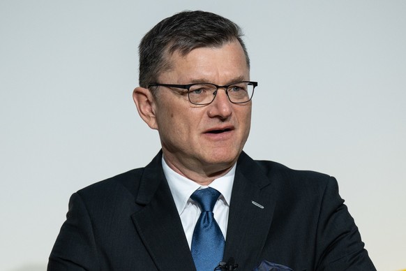 Hansruedi Koeng, CEO PostFinance, aeussert sich an der Bilanzmedienkonferenz der Schweizerischen Post und der PostFinance, am Donnerstag, 10. Maerz 2022, in Bern. (KEYSTONE/Peter Schneider)