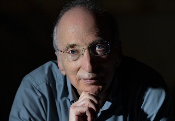 Saul Perlmutter est un astrophysicien américain.