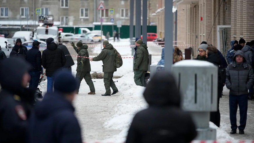 Enquête sur les lieux du crime à Moscou: les enquêteurs ont parlé d&#039;une attaque terroriste après le meurtre du général russe Igor Kirillov.