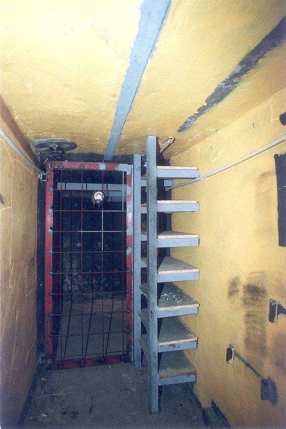 BRU03 - - MARCINELLE, BELGIUM: (FILES) File picture dated 23 September 1996 shows the secret cellar in the house of Belgian paedophile Marc Dutroux at the rue de Philipville in Marcinelle. The trial a ...