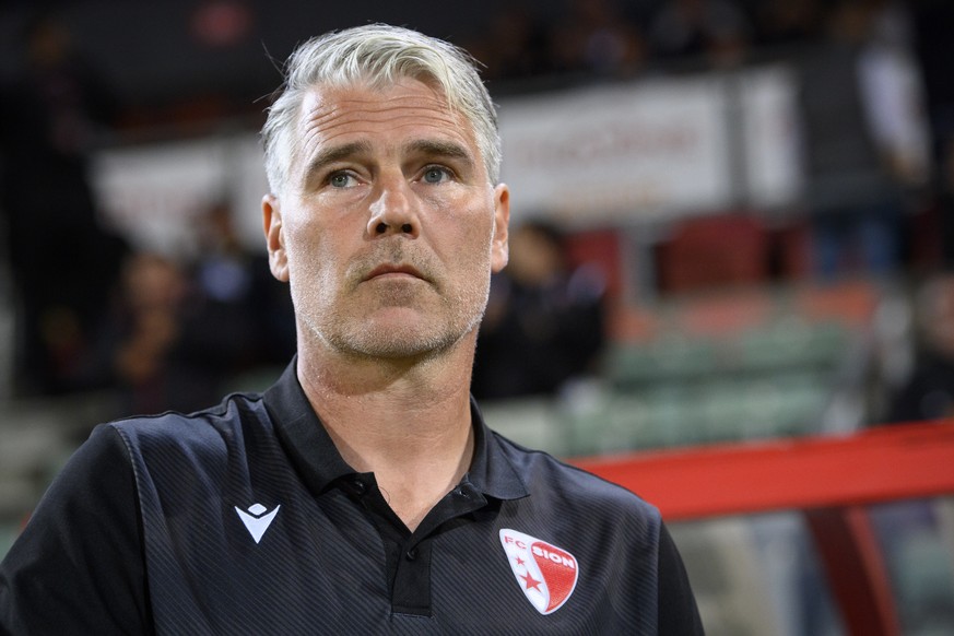 L&#039;entraineur du FC Sion Marco Walker lors de la rencontre de football de Super League entre le FC Sion et le FC Luzern, FCL, ce jeudi 23 septembre 2021 au stade de Tourbillon a Sion. (KEYSTONE/La ...