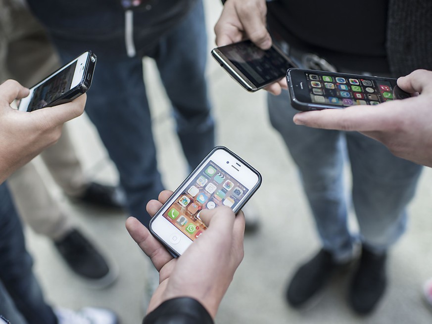 Les jeunes remplacent leur smartphone moins souvent qu&#039;il y a six ans (archives).