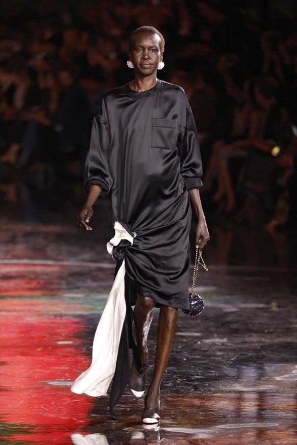 PARIS, FRANCE - OCTOBER 6: (EDITORIAL USE ONLY - For Non-Editorial use please seek approval from Fashion House) A model walks the runway during the Chanel Womenswear Spring/Summer 2026 show as part of ...