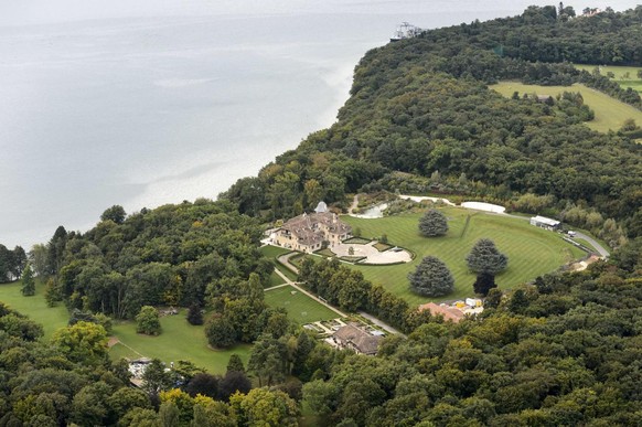 La maison du pilote (17 hectares de terrain sur les rives du Léman) est ultra sécurisée jour et nuit.