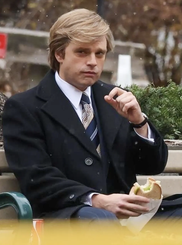 Sebastian Stan sur le tournage de The Apprentice à Toronto, en 2023.