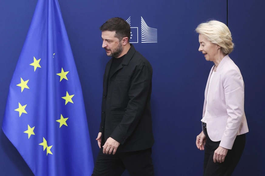 Brève visite à Bruxelles avant son départ pour Washington: le président ukrainien Volodymyr Zelensky avec la présidente de la Commission européenne Ursula von der Leyen.