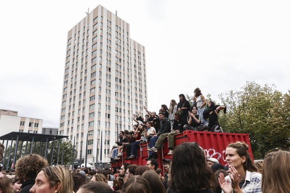 epa12367994 Hundreds of people gather at Place de Fetes, where an occupation zone has been set up with conferences, meetings, and concerts following a call for action by the &#039;Bloquons tout&#039;  ...