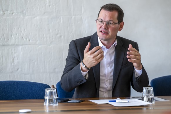 Le conseiller d&#039;Etat genevois, Pierre Maudet, s&#039;exprime, lors d&#039;un point de presse apres les resultats des votations, ce dimanche 28 septembre 2025 a Geneve. Les genevois ont vote sur 7 ...
