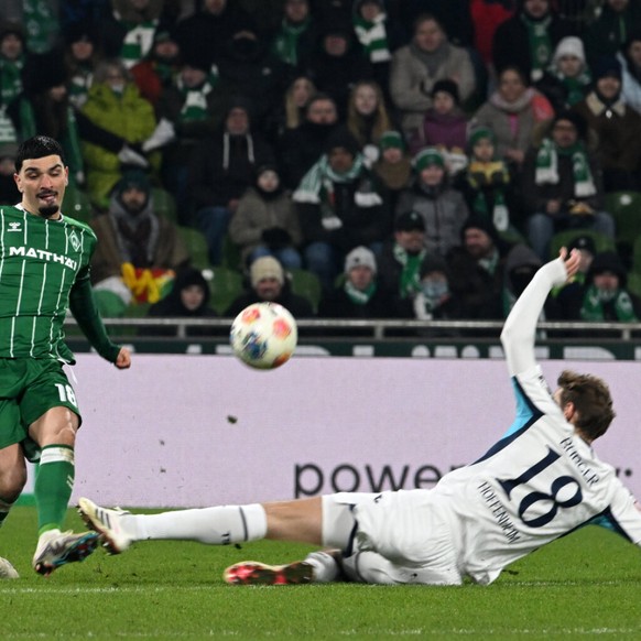 Cameron Puertas (en vert): l'équipe de Suisse devra attendre