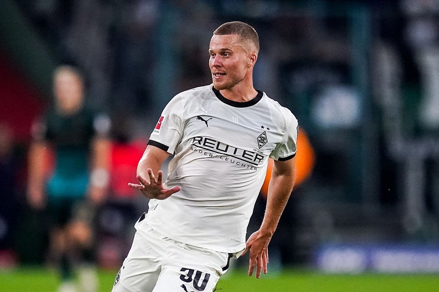 MOENCHENGLADBACH, GERMANY - SEPTEMBER 14: Nico Elvedi of Borussia Monchengladbach looks on during the Bundesliga match between Borussia Monchengladbach and SV Werder Bremen at Borussia-Park on Septemb ...