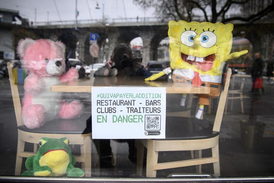 La table d&#039;un restaurant fermé la cause du Covid-19. C&#039;était en février 2021 à Lausanne.