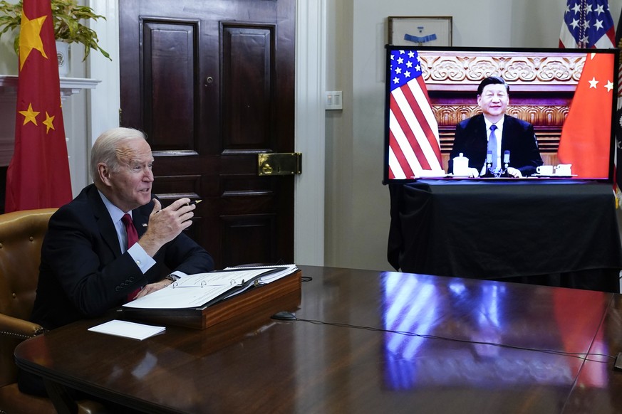 Joe Biden à gauche et Xi Jinping à droite.