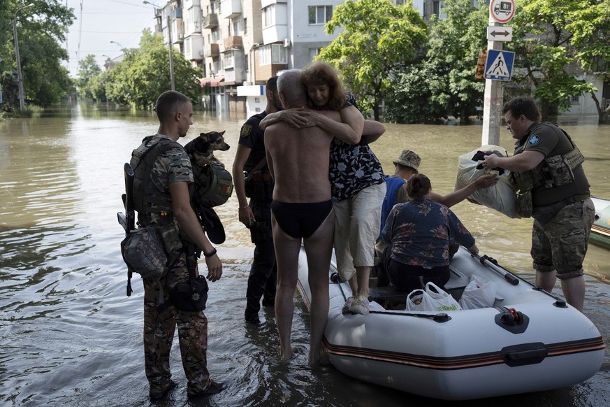 epa10677354 A flooded area of Kherson, Ukraine, 07 June 2023. Ukraine has accused Russian forces of destroying a critical dam and hydroelectric power plant on the Dnipro River in the Kherson region al ...