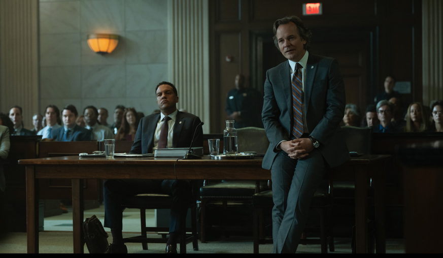 O-T Fagbenle et Peter Sarsgaard, les deux poisons qui veulent mettre Rusty derrière les barreaux.