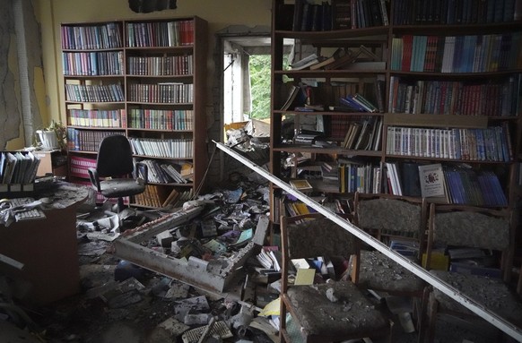 La bibliothèque d'une école Kharkiv, en Ukraine, le 2 juin.