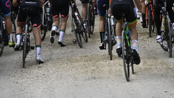 Las de compter les crevaisons de ses coureurs, le manager général de la «Soudal Quick-Step», Patrick Lefevere, pesta un jour: «Cela n'a rien d'une course sur route!»