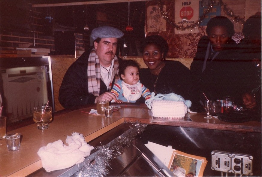 «Moi, ma mère et mon père au bar. C'était comme ça dans les années quatre-vingt»