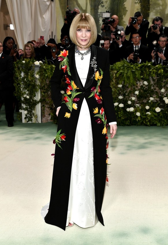 Anna Wintour attends The Metropolitan Museum of Art's Costume Institute benefit gala celebrating the opening of the "Sleeping Beauties: Reawakening Fashion" exhibition on Monday, May 6, ...