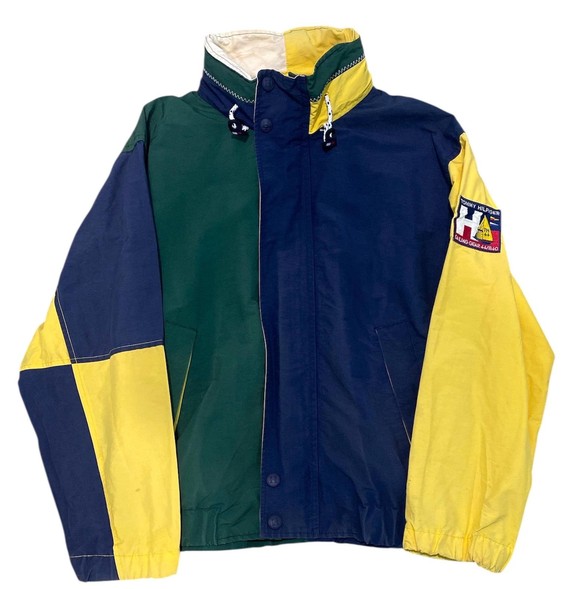 La fameuse veste Sailing Gear chère au cœur de Travis Kelce.