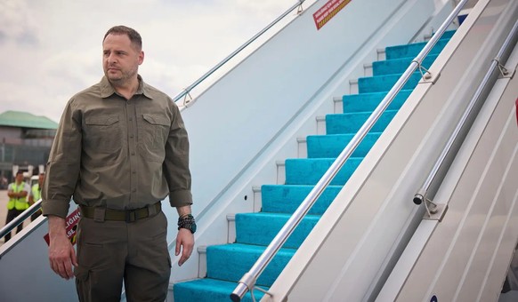 Andrij Jermak ist ein langjähriger Weggefährte des ukrainischen Präsidenten Wolodimir Selenski. Das Bild zeigt ihn während eines Aufenthaltes in der Türkei im Juli 2023.