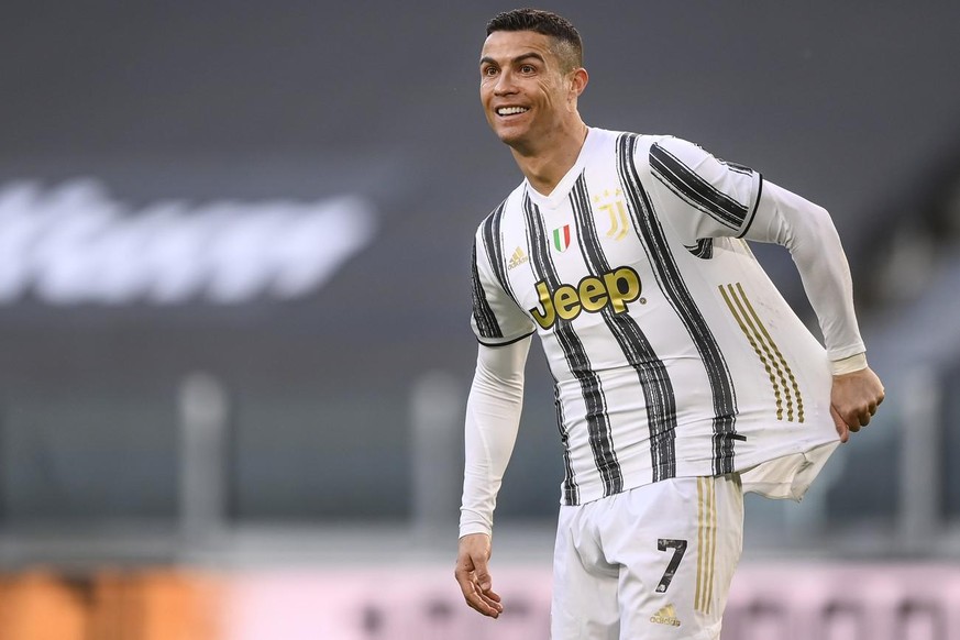 Cristiano Ronaldo quitte la Juventus Turin pour Manchester United.