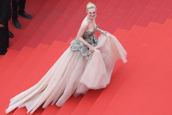 epa10632146 Elle Fanning arrives for the Opening Ceremony of the 76th annual Cannes Film Festival, in Cannes, France, 16 May 2023. The festival runs from 16 to 27 May. EPA/Kristy Sparow / POOL *** Loc ...