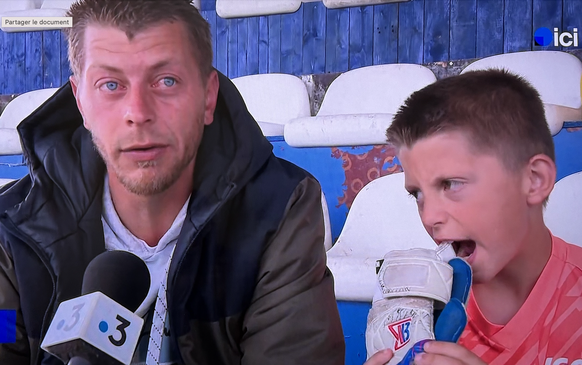 Tom avec son père.