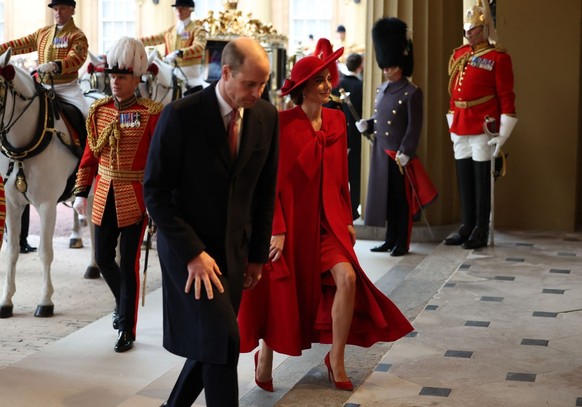 LONDON, ENGLAND - NOVEMBER 21: Britain's Prince William, Prince of Wales and Catherine, Princess of Wales arrive at Buckingham Palace following a ceremonial welcome for The President and the Firs ...