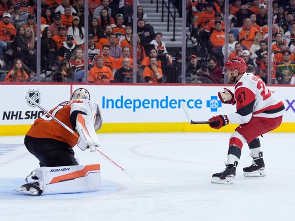 L'ex-Biennois Nikolaj Ehlers a scellé la victoire des Canes lors de l'acte III face aux Flyers.