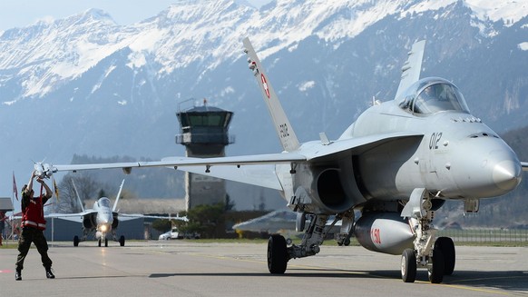 Un F/A-18 Hornet sur la base militaire de Meiringen.