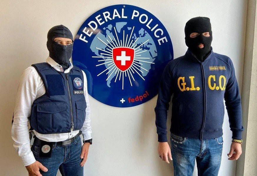 À la mi-2020, la Suisse et l'Italie ont mené des raids conjoints contre la mafia.