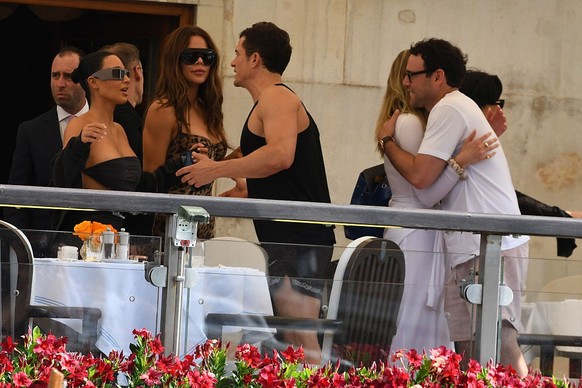 VENICE, ITALY - JUNE 26: Kim Kardashian, Khloé Kardashian and Orlando Bloom ahead of Jeff Bezos and Lauren Sanchez Wedding on June 26, 2025 in Venice, Italy. (Photo by Luigi Iorio/GC Images)