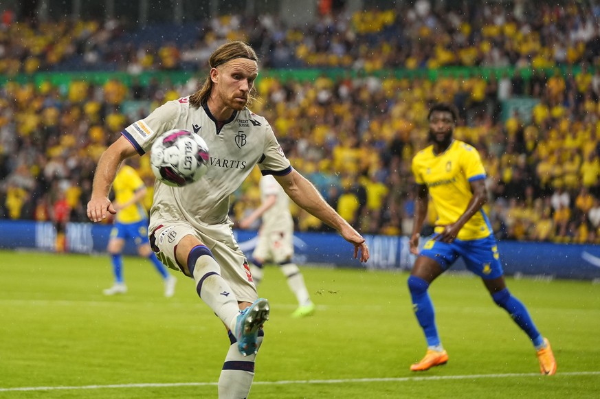FC Basel&#039;s Michael Lang during the UEFA Europa Conference League third qualifying round, first leg soccer match between Brondby IF and FC Basel in Copenhagen, Denmark, Thursday Aug. 4, 2022. (Cla ...